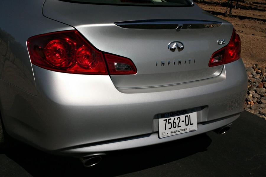  Infiniti G25 2011 года  (фото 24 из 27)